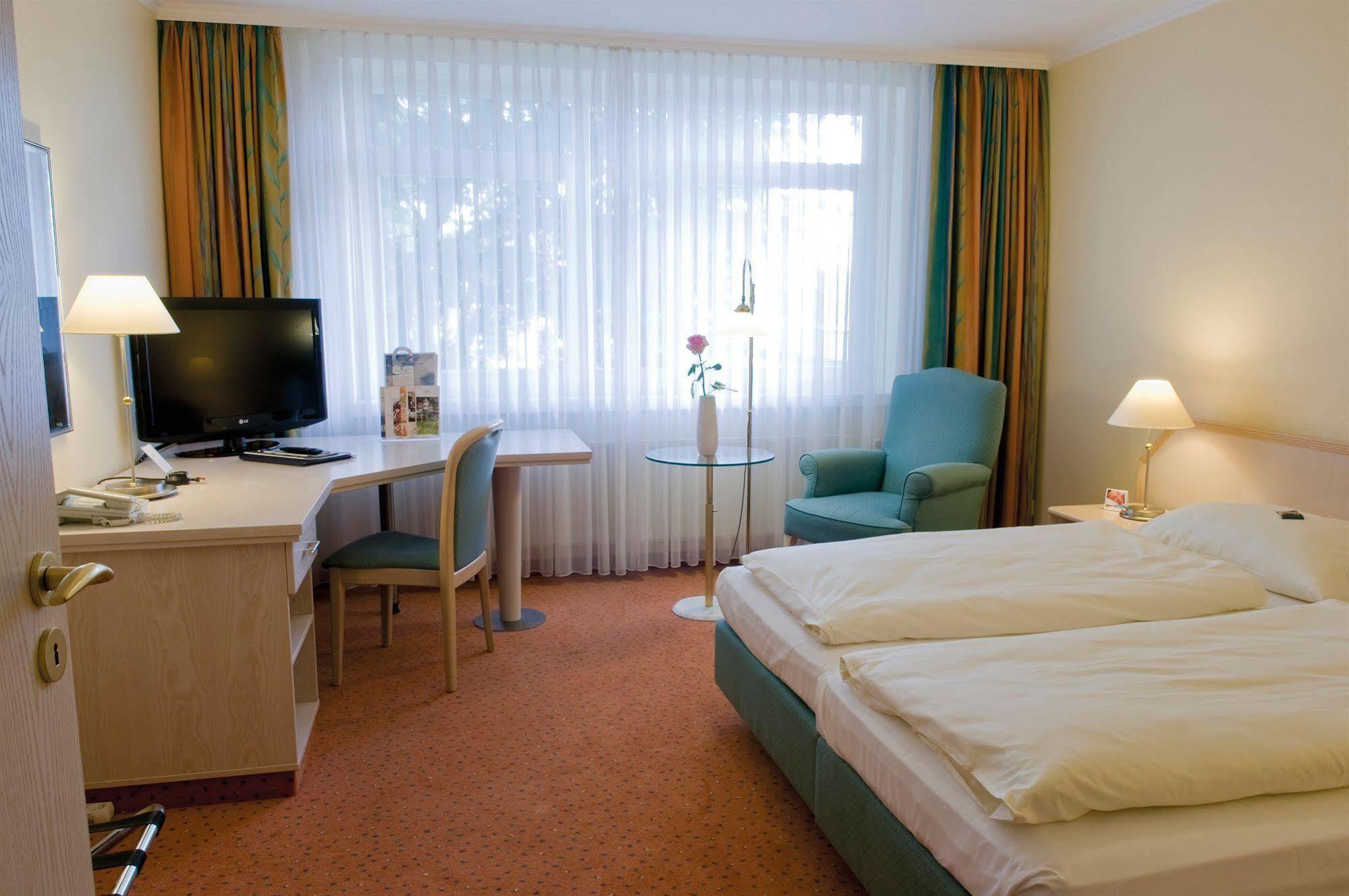 Upstalsboom Parkhotel Emden Quarto foto